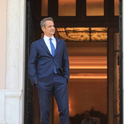 Η αβάσταχτη μοναξιά του Κυριάκου Μητσοτάκη