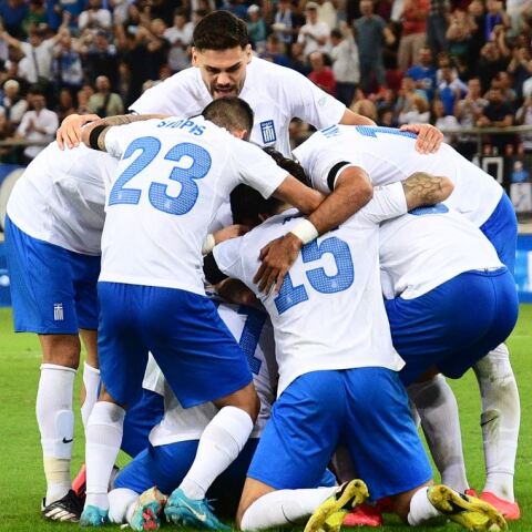 Ελλάδα - Ιρλανδία 1-0: «Χρυσός» σκόρερ ο Μπακασέτας και 4Χ4 η Εθνική - Ακόμα μία τεράστια νίκη για την «γαλανόλευκη»