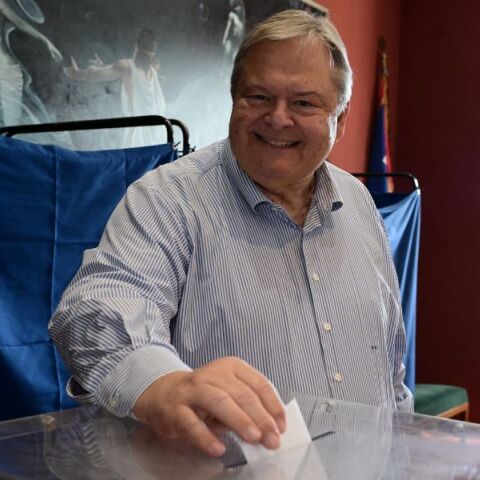 ΠΑΣΟΚ: Η δήλωση του Ευάγγελου Βενιζέλου μετά την άσκηση του εκλογικού του δικαιώματος στον β' γύρο των εσωκομματικών εκλογών για την ανάδειξη προέδρου.