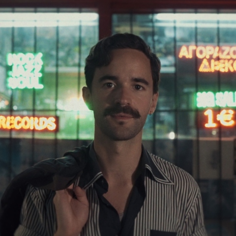 Ο Gizmo Varillas γύρισε το νέο του video clip στην Αθήνα