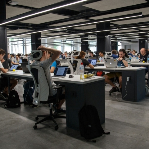 Τα παλιά πτυχία στη σύνταξη, τα νέα στα αεροδρόμια