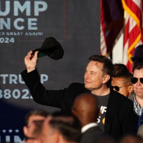 Στο πλευρό των Ρεπουμπλικανών ο Έλον Μασκ