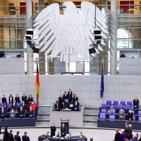 Γερμανία: Ψηφίστηκε από την Μπούντεσταγκ το «πακέτο για την ασφάλεια» - Αυστηροποιούνται οι κανόνες για τη μετανάστευση και το άσυλο.