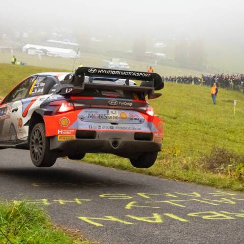 Ράλλυ Κεντρικής Ευρώπης: Ο Thierry Neuville ηγείται στην γενική κατάταξη της δεύτερης ημέρας