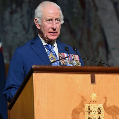 Ο βασιλιάς Κάρολος παρενοχλήθηκε από την ιθαγενή γερουσιαστή Λίντια Θορπ στο Κοινοβούλιο της Αυστραλίας - Φραστικό επεισόδιο κατά την επίσκεψη του μονάρχη.