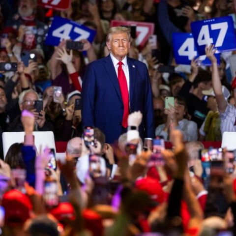 Αμερικανικές εκλογές: Σύμμαχοι του Ντόναλντ Τραμπ δαπανούν εκατομμύρια για να αποτρέψουν τους ψηφοφόρους από τις κάλπες σε πολιτείες-κλειδιά 