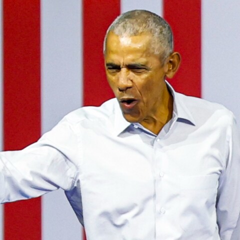 Ο Μπαράκ Ομπάμα ράπαρε το «Lose Yourself» μπροστά στον Eminem - Η viral στιγμή σε προεκλογική εκστρατεία της Κάμαλα Χάρις