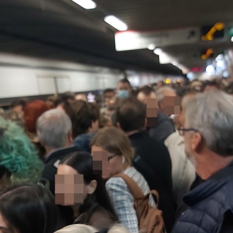 Συνωστισμός στο μετρό Συντάγματος