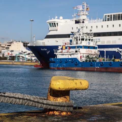 Πλοία δεμένα στο λιμάνι του Πειραιά