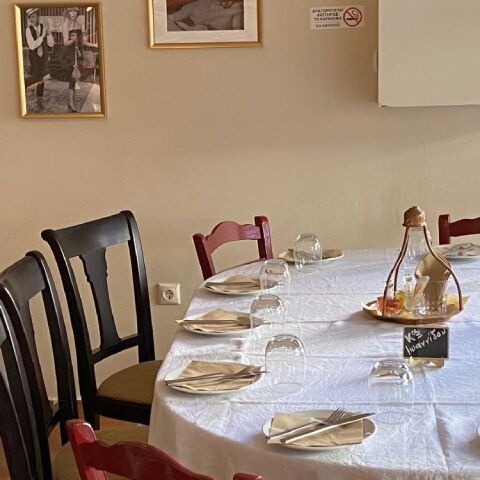 Στη Μουσουρλού, το καινούργιο γαστροκαφενείο-μεζετζίδικο του Ηλία Σκουλά