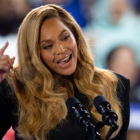 Η Μπιγιονσέ στη σκηνή για χάρη της Κάμαλα Χάρις 