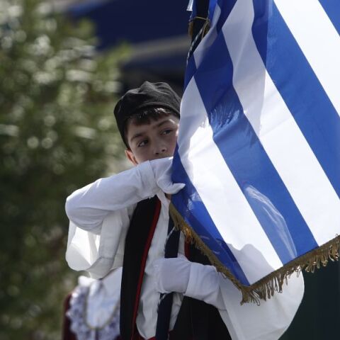 28η Οκτωβρίου: Πώς θα κινηθούν μετρό και τραμ σήμερα - Ποιοι δρόμοι κλείνουν σε Αθήνα και Πειραιά