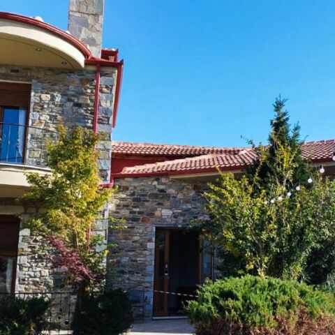 Ο ένας μετά τον άλλο κατέρρεαν στο ξενοδοχείο της Φλώρινας - Οι διασώστες έσπαγαν τα τζάμια