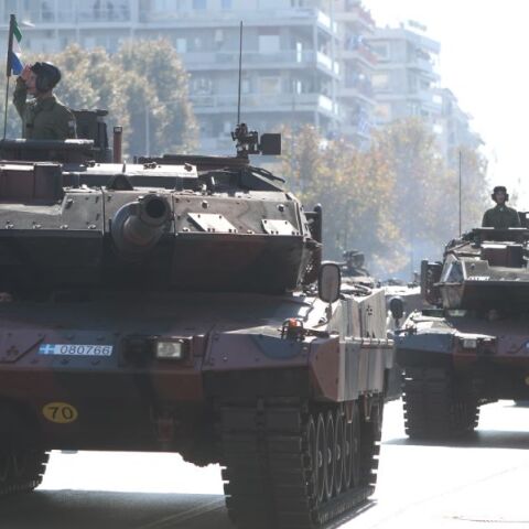 28η Οκτωβρίου: Εντυπωσίασαν στην Θεσσαλονίκη τα σύγχρονα άρματα μάχης 