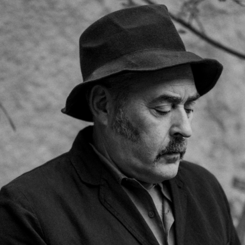 Tinderticks: Συνέντευξη με τον Stuart A. Staples για το νέο τους άλμπουμ «Soft Tissue», την εξέλιξη της μπάντας και τις προκλήσεις που αντιμετωπίζουν.