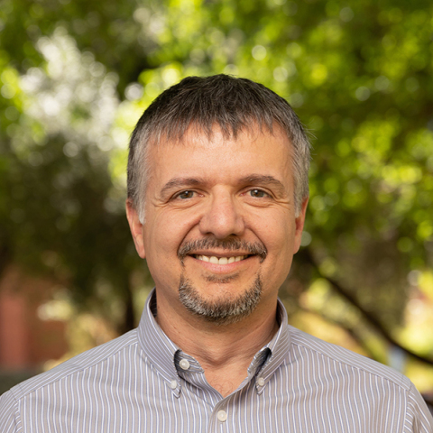 Δρ Δημήτρης Ψάλτης: Ο Έλληνας αστροφυσικός που εξερευνά τις μαύρες τρύπες του σύμπαντος