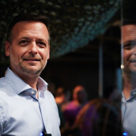 Χάρης Δούκας: Να κλείσει οριστικά το νυχτερινό κλαμπ στη Βουλιαγμένης