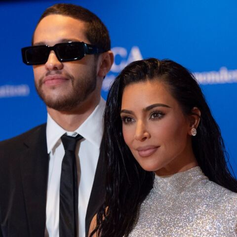 Η Κιμ Καρντάσιαν κρατάει επαφή με τον Πιτ Ντέιβιντσον