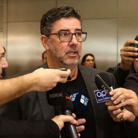 O Παναθηναϊκός ανακοίνωσε την έναρξη της συνεργασίας του με τον Πορτογάλο προπονητή Ρούι Βιτόρια - Έφτασε στην Αθήνα ο νέος τεχνικός του συλλόγου.