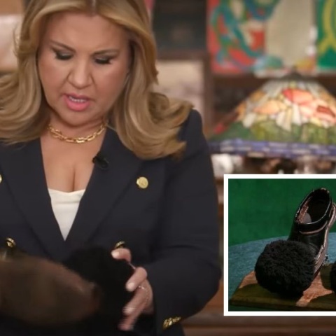 Παίκτης της τηλεοπτικής εκπομπής Cash or Trash πήγε να πουλήσει τα τσαρούχια του παππού του - Είχαν φορεθεί στον πόλεμο του 1940