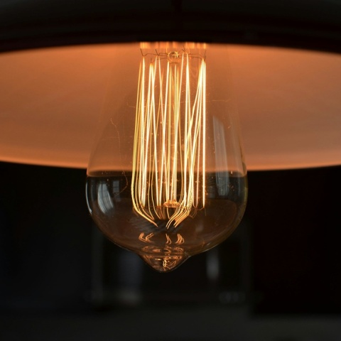 Αναμμένη λάμπα