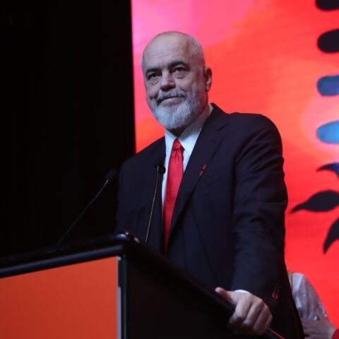 «Η ιστορία δεν παραγράφεται» διαμηνύει η Αθήνα στον Εντι Ράμα