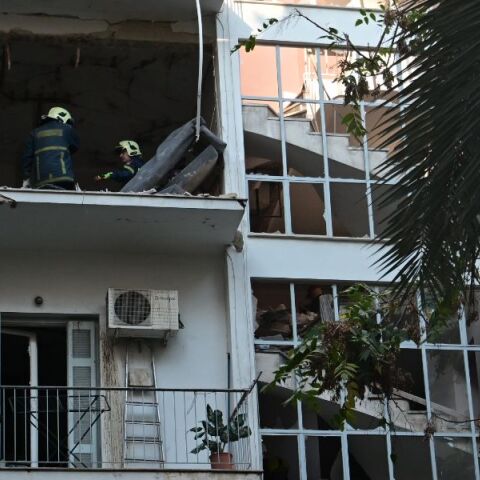 Στη δημοσιότητα τα σχεδιαγράμματα, οι κουκούλες και οι μάσκες που βρήκε η ΕΛΑΣ στους Αμπελοκήπους