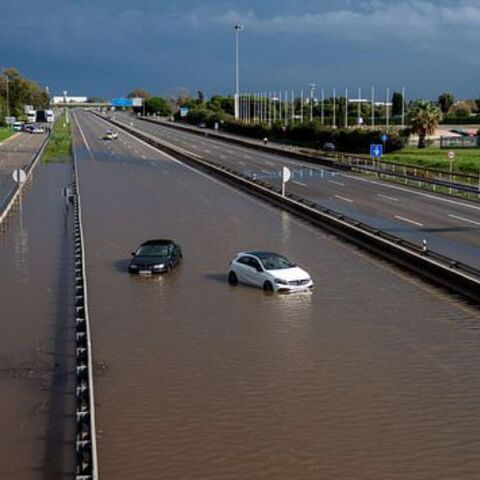 Πλημμύρες στη Βαρκελώνη: Εικόνες χάους στο αεροδρόμιο και στους δρόμους