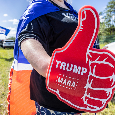 Οι οπαδοί του Τραμπ: Μία ακτινογραφία στο σκοτεινό σύμπαν του MAGA