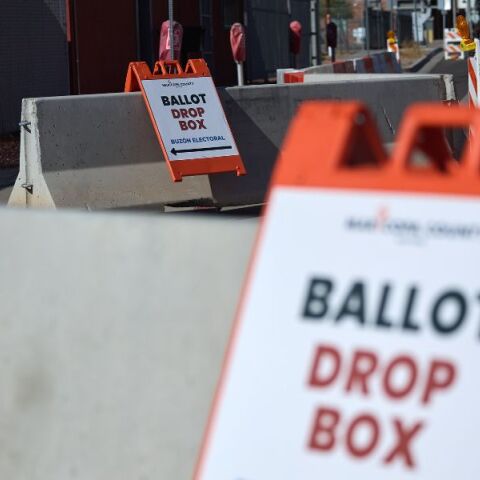 Αμερικανικές εκλογές: Οι ΗΠΑ κατηγορούν τη Ρωσία για επιχειρήσεις παραπληροφόρησης στις επτά κρίσιμης σημασίας πολιτείες.