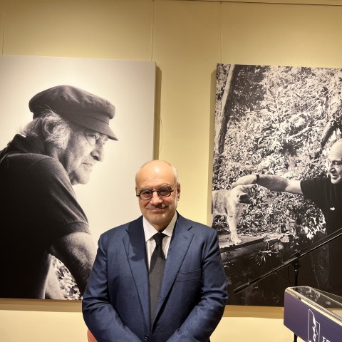 01__ο_προεδρος_του_qualco_foundation__ορεστης_τσακαλωτος