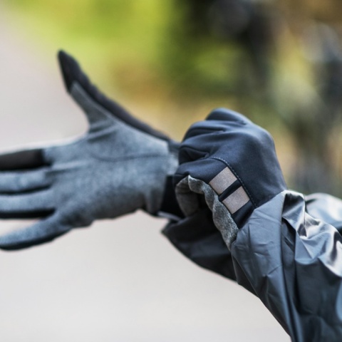 Χέρι με γάντι