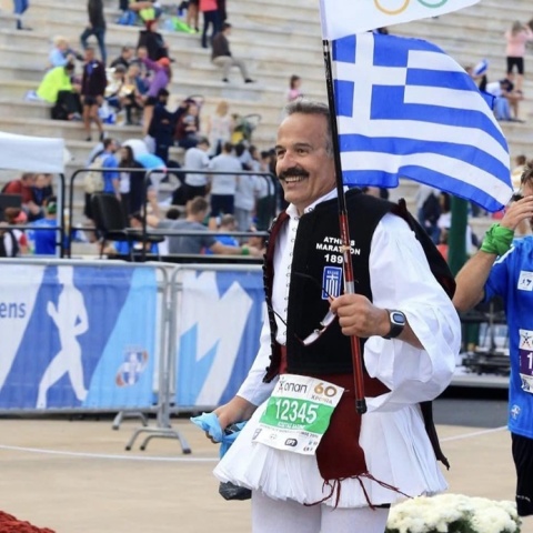 Ήρθε στην Ελλάδα για να τρέξει στον Μαραθώνιο και του έκλεψαν τη φουστανέλα