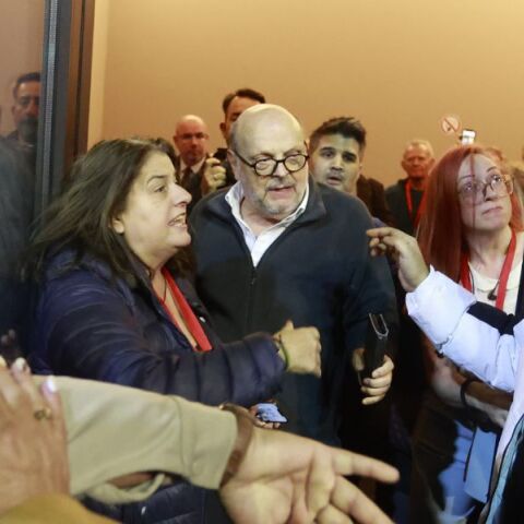 ΣΥΡΙΖΑ: Ανακοίνωσε ότι αποχωρεί ο Ευάγγελος Αντώναρος - Κάνει λόγο για «κομματικούς πραξικοπηματίες» σε ανάρτησή του - Συνεχίζονται οι διαδικασίες του συνεδρίου