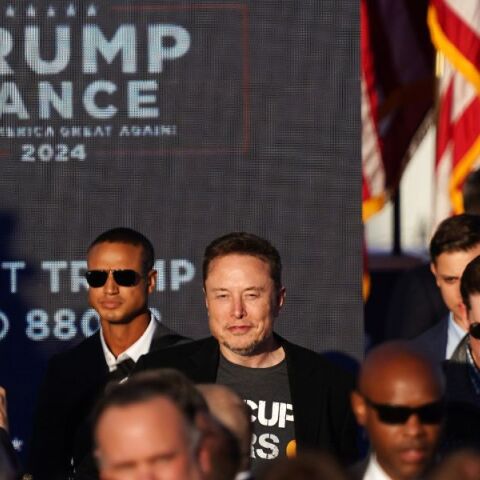 Ο Έλον Μασκ συμμετείχε στην τηλεφωνική συνομιλία μεταξύ Ζελένσκι και Τραμπ, σύμφωνα με το Axios - Επιβεβαιώνει Ουκρανός αξιωματούχος.