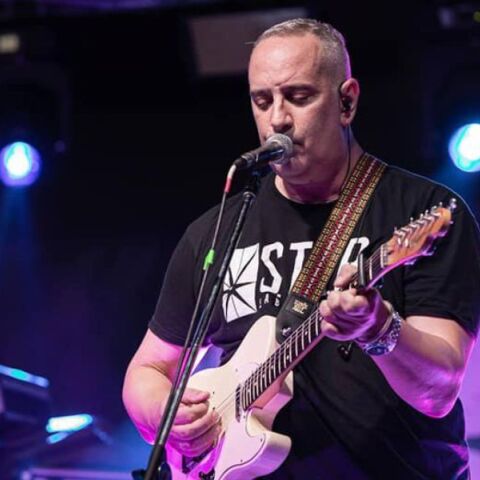 Έφυγε από τη ζωή σε ηλικία 57 ετών ο Αντώνης Δημητρίου - Ιδρυτικό μέλος των Ενδελέχεια και ραδιοφωνικός παραγωγός - Η ζωή και η πορεία του στη μουσική