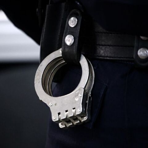 Συνελήφθη 72χρονος για βιασμό ανήλικου κοριτσιού μετά από καταγγελία στο 10201 - Εντοπίστηκε στην περιοχή του Ελληνικού - Οδηγείται στον εισαγγελέα