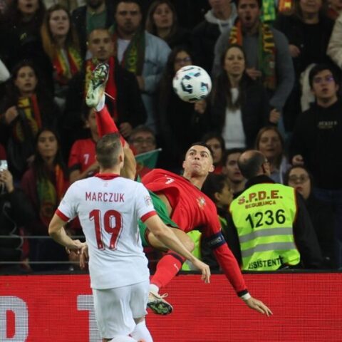 Μυθικός Κριστιάνο Ρονάλντο: Σκόραρε με τρομερό ψαλιδάκι κόντρα στην Πολωνία 