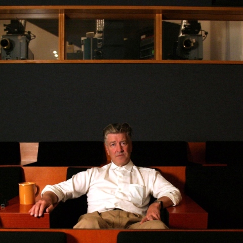 Ο Ντέιβιντ Λιντς ανακοίνωσε ανησυχητικά νέα για την υγεία του λόγω του καπνίσματος