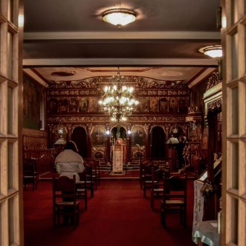 Χαλάνδρι: Άγριος καυγάς μεταξύ ενός 61χρονου και ενός 57χρονου ιερέα σε εκκλησία - Πιάστηκαν στα χέρια μέσα στον ναό. 