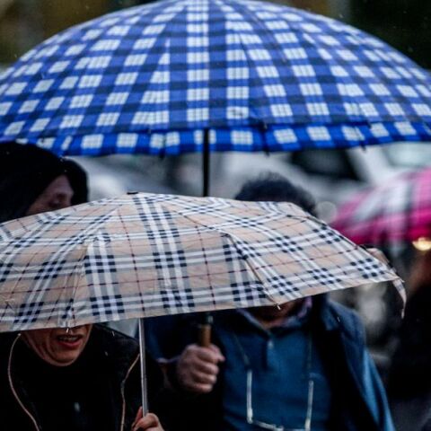 Με βροχές και καταιγίδες ο καιρός την Τρίτη