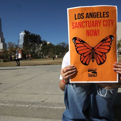 Το Λος Άντζελες αυτοανακηρύσσεται «ασφαλές καταφύγιο» για μετανάστες και ΛΟΑΤΚΙ νέους - Η δεύτερη μεγαλύτερη πόλη των ΗΠΑ στέλνει μήνυμα στον Ντόναλντ Τραμπ