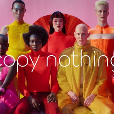 Το αφεντικό της Jaguar υπερασπίζεται τη νέα διαφήμιση παρά την έντονη κριτική - Η καμπάνια περιλαμβάνει μοντέλα με πολύχρωμα ρούχα αλλά χωρίς αυτοκίνητο