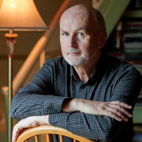 Τα «Τέσσερα Ερωτικά Γράμματα» Του Νάιαλ Ουίλιαμς (Εκδόσεις Δώμα, Μετ. Δέσποινα Κανελλοπούλου) είναι ένα βιβλίο βαθιά συγκινητικό.