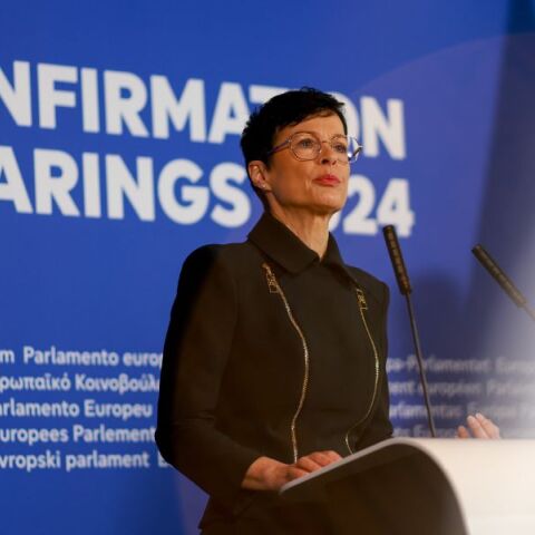 Βόρεια Μακεδονία: Η νέα Επίτροπος για τη Διεύρυνση της ΕΕ καλεί τη χώρα να αλλάξει το Σύνταγμά της για να προχωρήσει η ευρωπαϊκή της πορεία