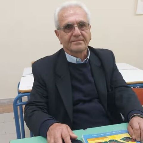  Ένας 80χρονος Έλληνας επιστρέφει στα θρανία και γίνεται θέμα στον Guardian