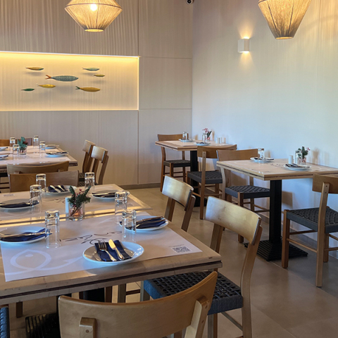 Αλάτι: Η μοντέρνα ψαροταβέρνα της Χαλκίδας