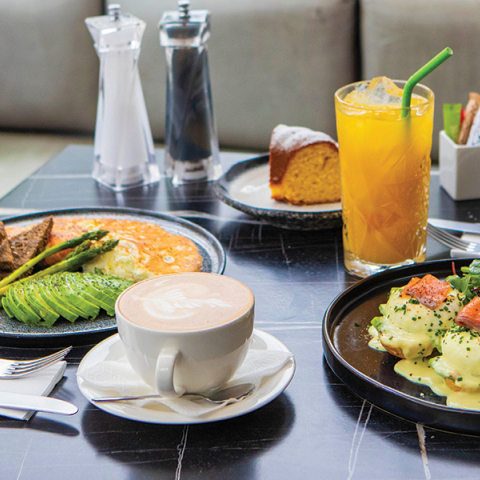 Bored: Υπέροχο smashed burger και signature cocktails