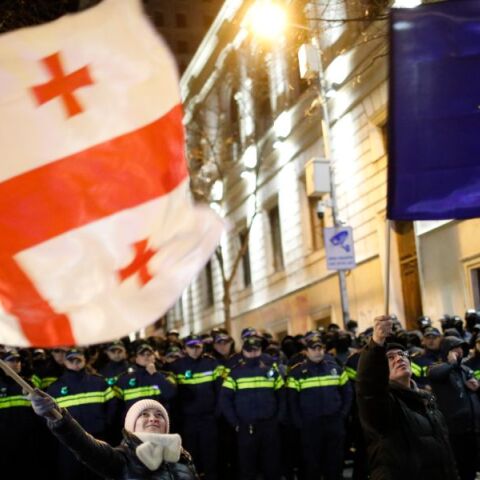 Γεωργία: Αναστέλλονται ως το 2028 οι ενταξιακές διαπραγματεύσεις με την Ε.Ε.