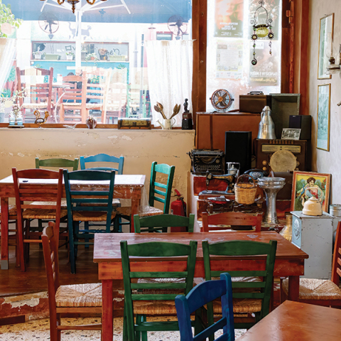 Το Γιαβρί: Το στέκι στα Κάτω Πετράλωνα